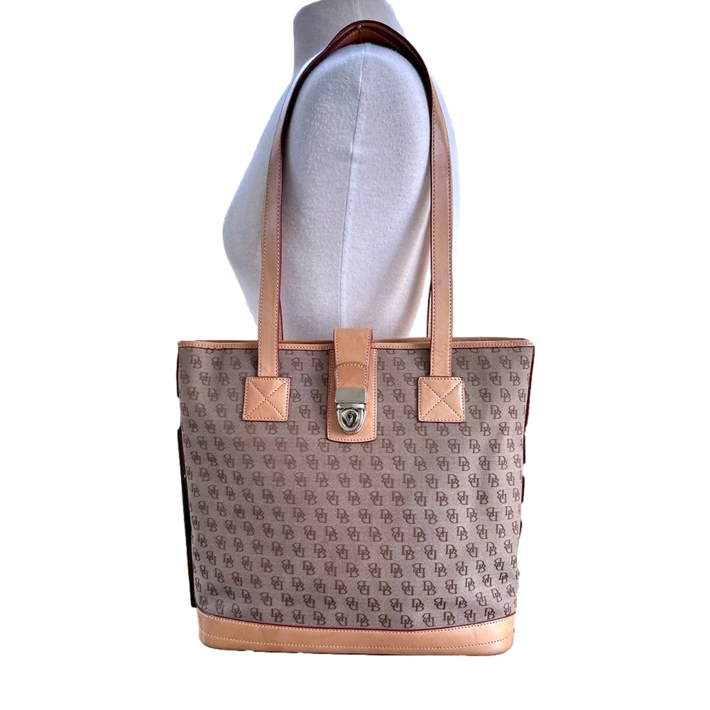 Dooney & Burke Vintage Signature Tote Tan Leather Bag Shoulder Purse